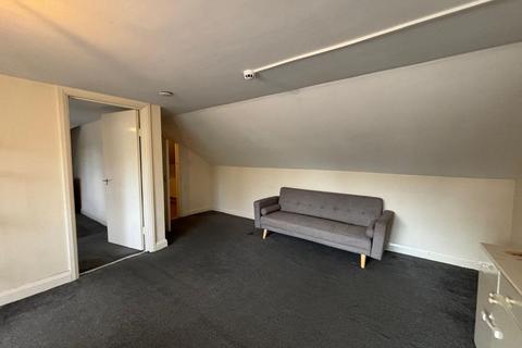 1 bedroom flat to rent, Western Avenue, London