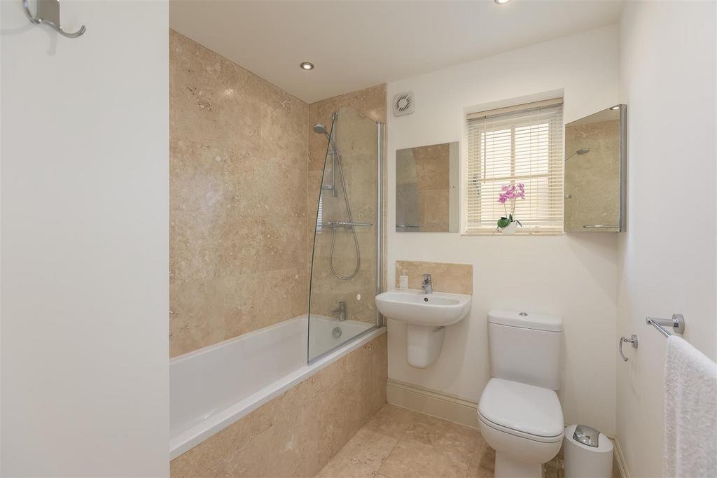 The Sidings Bathroom.jpg