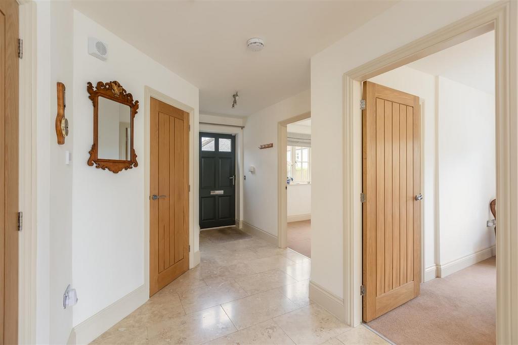 The Sidings 1 Hallway-2.jpg
