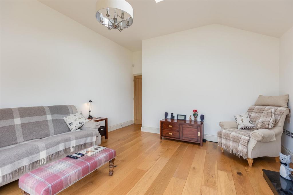 The Sidings 1 Sitting Room-2.jpg