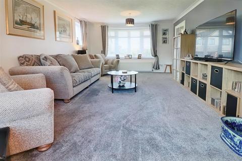 15 Berkeley Gardens, Lowestoft, NR32 4UF