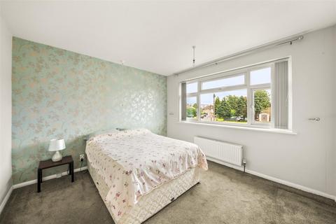 4 bedroom detached house for sale, North Hyde Lane, Hounslow TW5