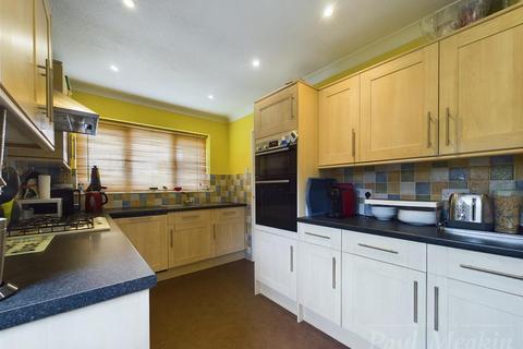 4 bedroom semi-detached house for sale, Timberling Gardens, South Croydon