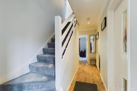 23 Timberling Gardens, South Croydon, CR2 0AW