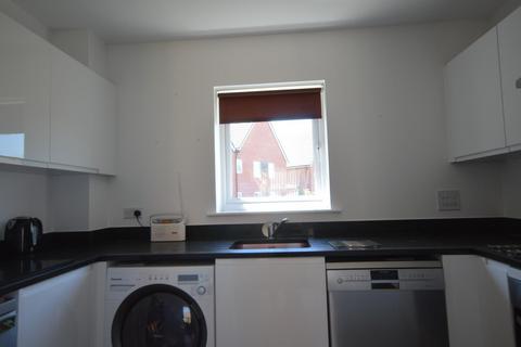 2 bedroom coach house to rent, Arthur Mayberry Close, Ashford