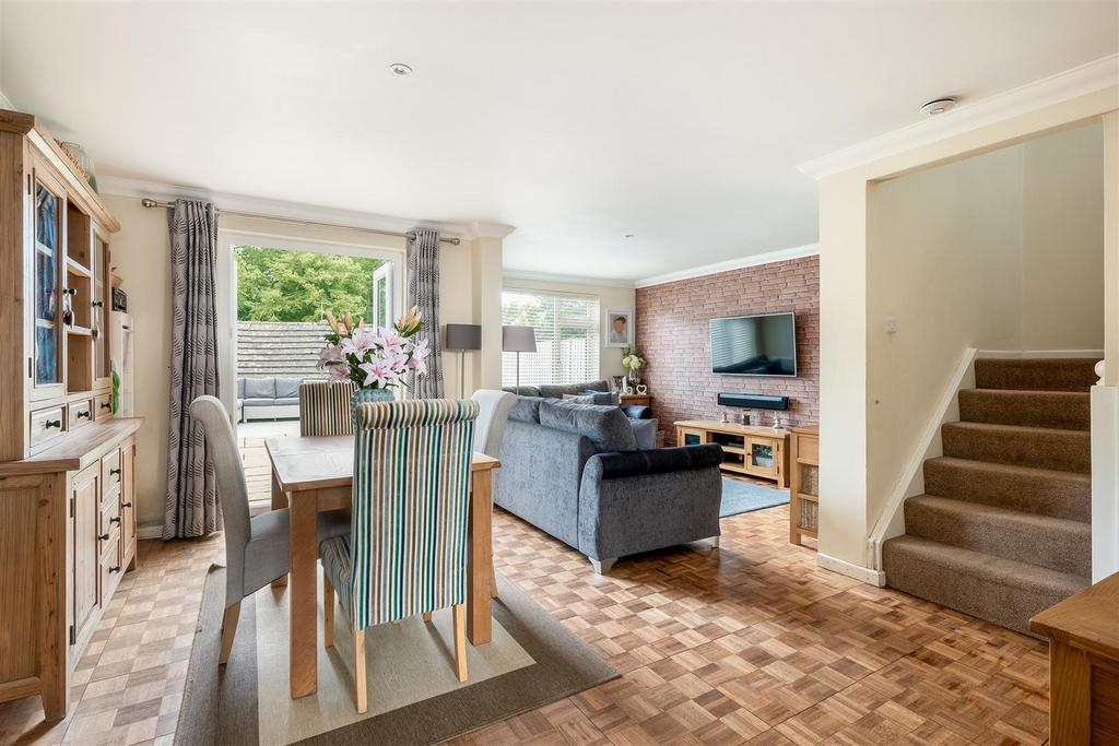 15 Woodfield Drive-4.jpg