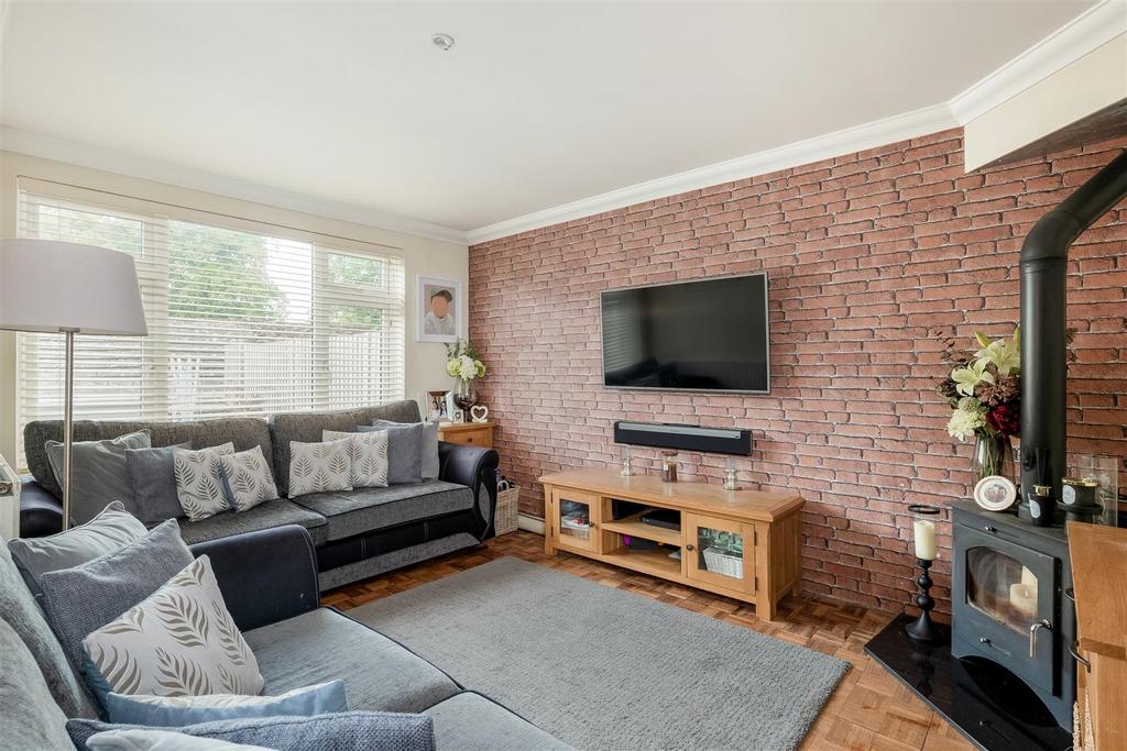 15 Woodfield Drive-3.jpg