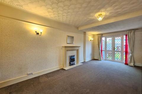 3 bedroom semi-detached house to rent, Greenway Road, Timperley