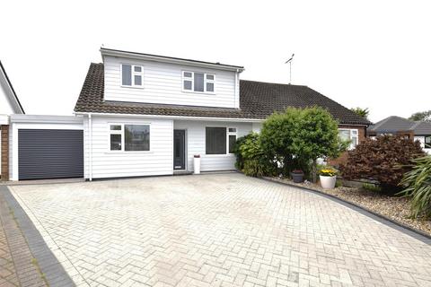4 bedroom chalet for sale, Larkfield Close, Rochford