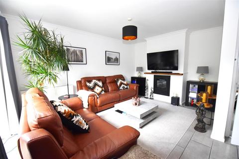 4 bedroom chalet for sale, Larkfield Close, Rochford