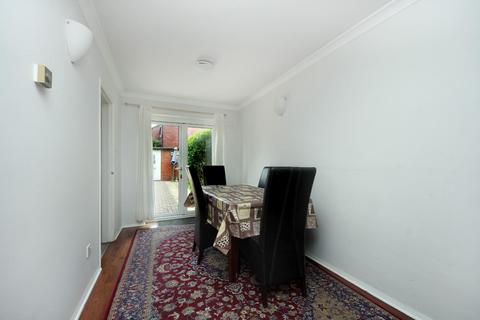 3 bedroom terraced house for sale, St Pauls Close, W5