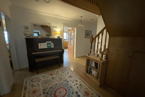 4 bedroom detached house for sale, 32 Heol Y Garn, Garnswllt, Ammanford