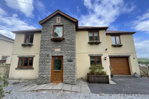 4 bedroom detached house for sale, 32 Heol Y Garn, Garnswllt, Ammanford