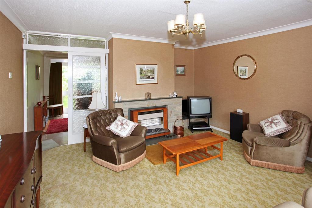 Willows Road, Oakengates, Telford 3 bed semidetached house £175,000