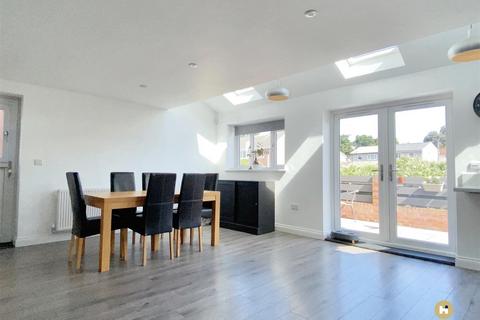 4 bedroom detached house for sale, Rufford Street, Wakefield WF2