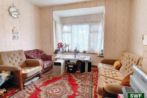 84 Birches Barn Road, Wolverhampton, WV3 7BG