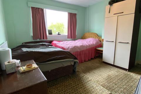 84 Birches Barn Road, Wolverhampton, WV3 7BG