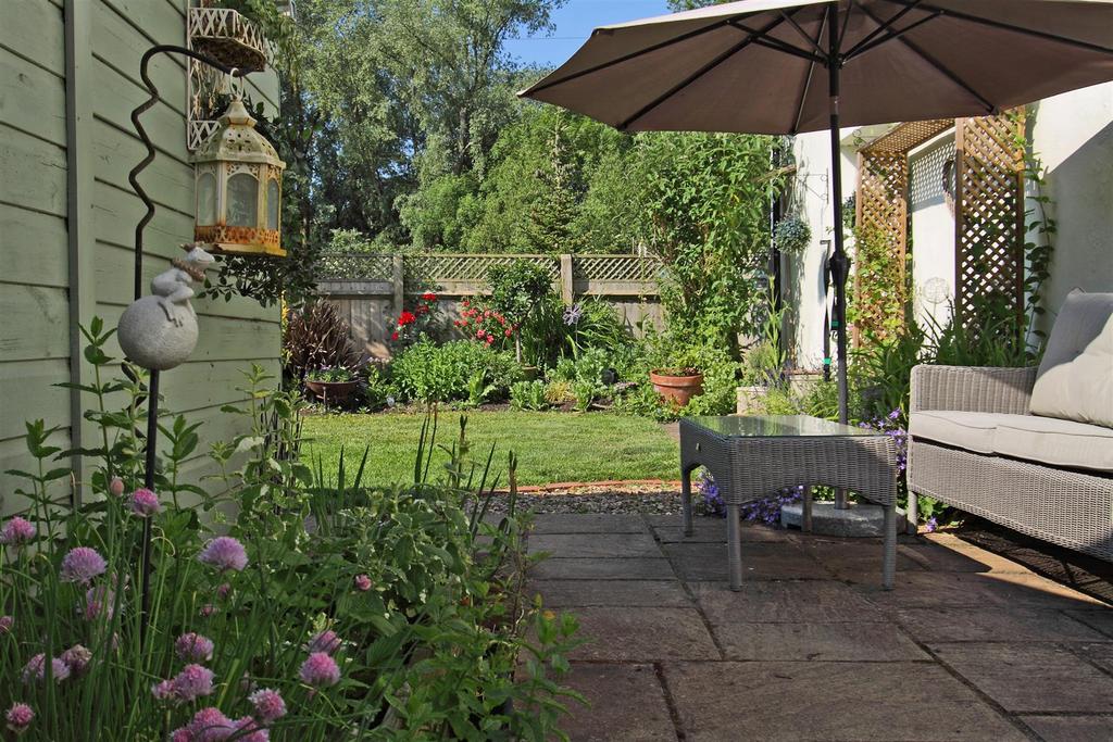 Ringwold Cottage - Patio &amp; Garden