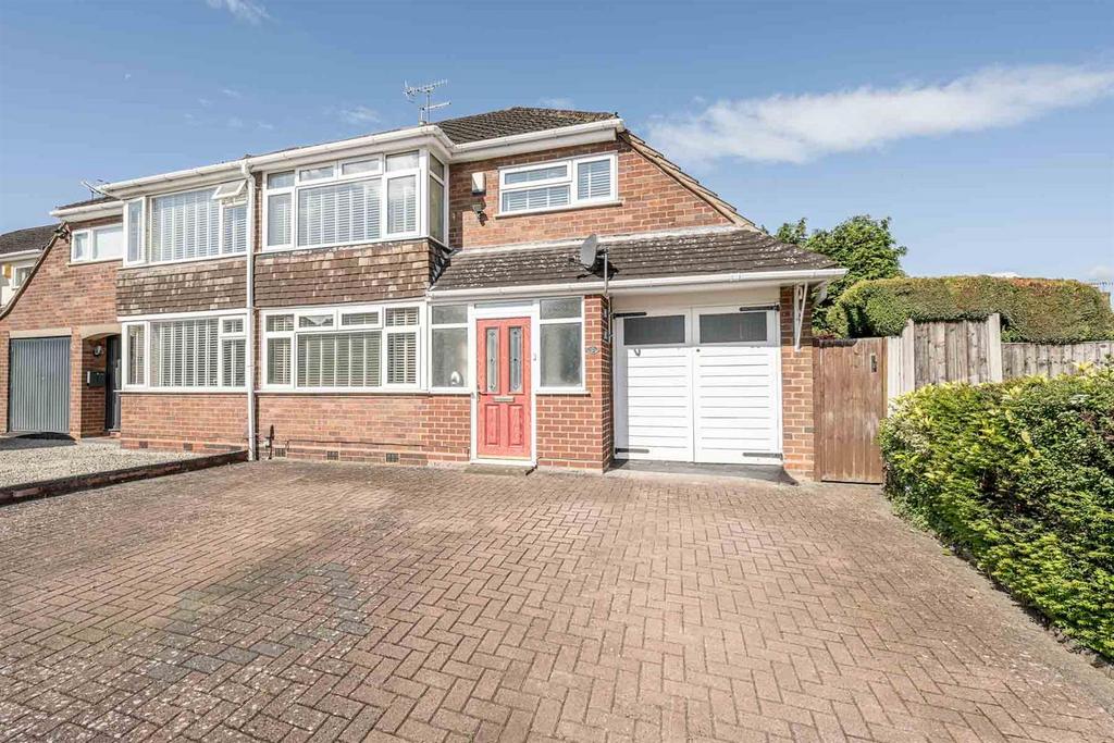 Drew Crescent, Pedmore, Stourbridge... 3 bed semidetached house for