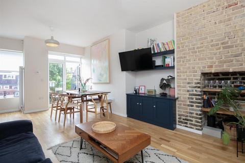 2 bedroom flat for sale, Linden Grove, Nunhead, SE15