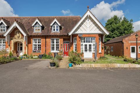 Flat 1, Dundas Court, 24 Coxwell Road, Faringdon, SN7 7EZ