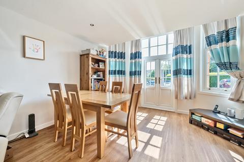 Flat 1, Dundas Court, 24 Coxwell Road, Faringdon, SN7 7EZ