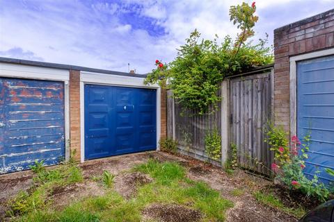 4 Crossing Road, Epping, CM16 7BQ