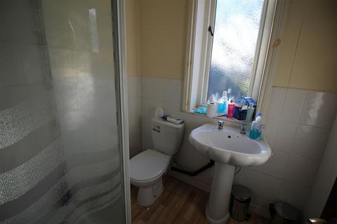 6 bedroom end of terrace house to rent, Rothesay Avenue, Nottingham