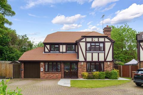 6 Bayeux, Tadworth, KT20 5TL