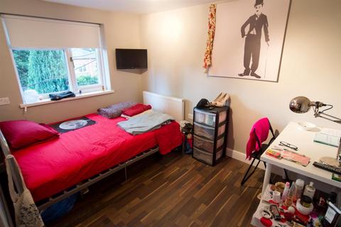 Mixed use to rent, £600 PCM ALL INCLUSIVE STUDENT HOUSESHARE AVAILABLE AUGUST