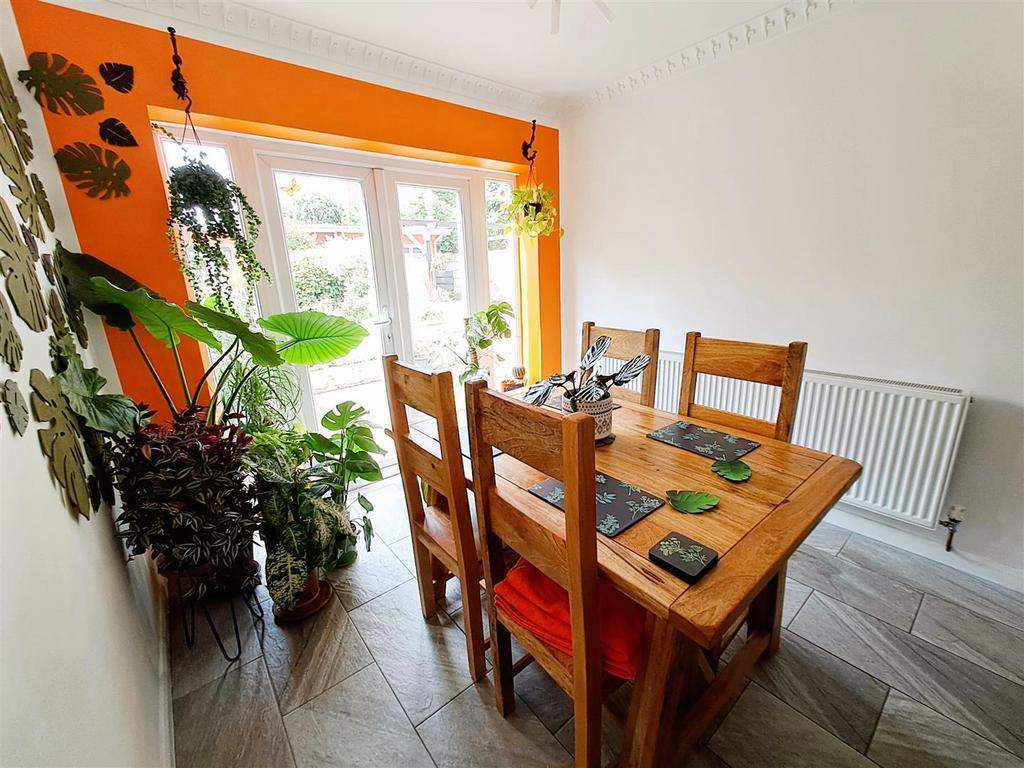 Lounge/Diner
