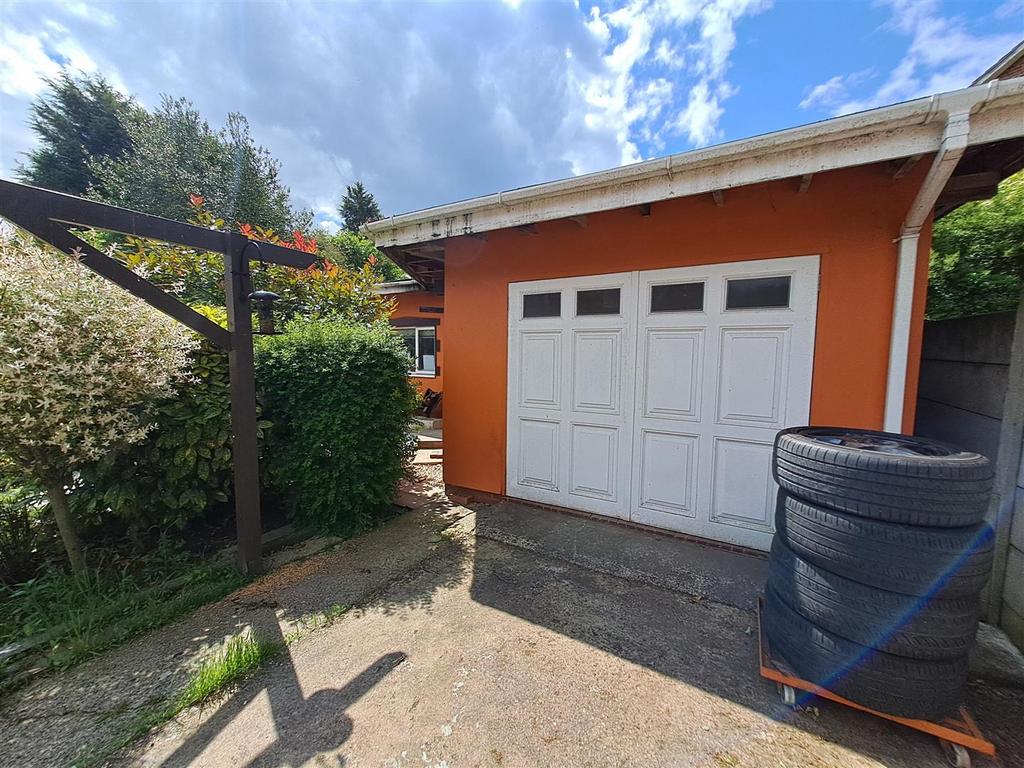 Rear Garage