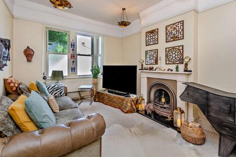 4 bedroom house for sale, Salcombe Road, Ashford TW15