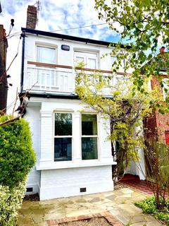 4 bedroom house for sale, Salcombe Road, Ashford TW15