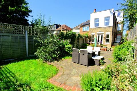 4 bedroom house for sale, Salcombe Road, Ashford TW15