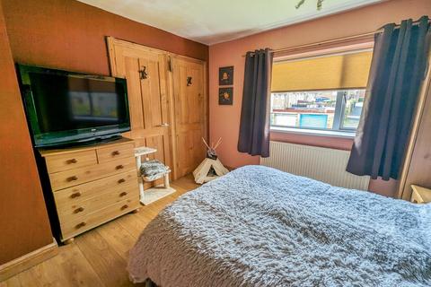 19 Barnsley Square, Corby, NN18 0PQ