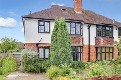 3 bedroom duplex for sale, Albany Crescent, Claygate