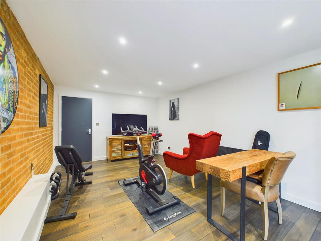 Sitting Room/Gym/Home Office