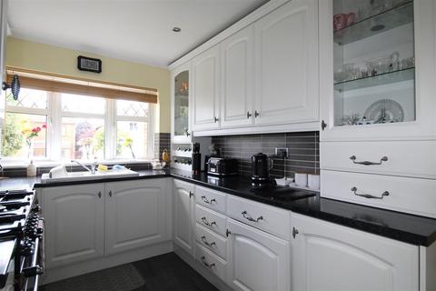 4 bedroom semi-detached house for sale, Augustine Road, Minster On Sea, Sheerness