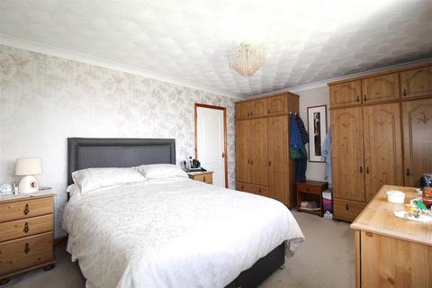 33 Augustine Road, Minster On Sea, Sheerness, ME12 2NE