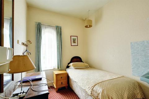 Guest house for sale, Queens Road, Beeston, Nottingham