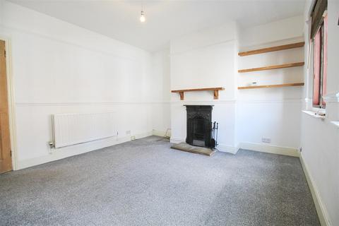 3 bedroom terraced house to rent, Delta Road, Manchester M34