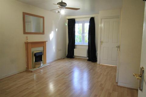 3 bedroom end of terrace house to rent, Yale Road, Manchester M18