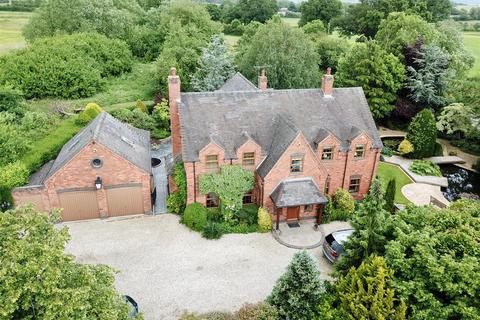 7 bedroom detached house for sale, Moss Lane, Yanrnfield