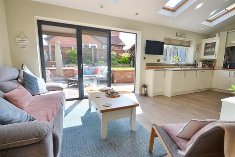 3 Consall Grove, Stoke-on-trent, ST4 8YW
