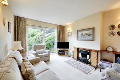 2 Balmoral Drive, Bramcote, Nottingham, NG9 3FU