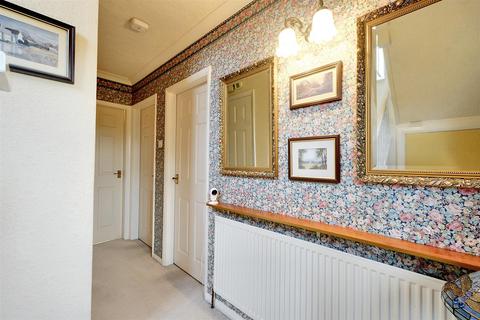 2 Balmoral Drive, Bramcote, Nottingham, NG9 3FU