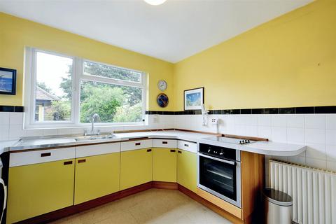2 Balmoral Drive, Bramcote, Nottingham, NG9 3FU