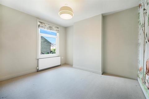 17 Gilbert Road, London, SW19 1BP