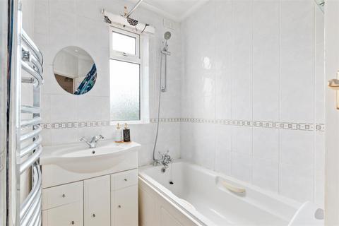 3 bedroom terraced house for sale, Greenway, Raynes Park SW20